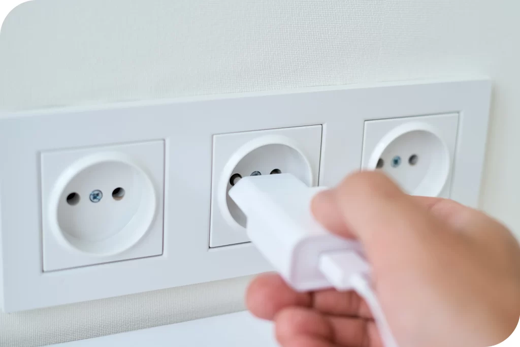 Desplugar dispositivos das tomadas